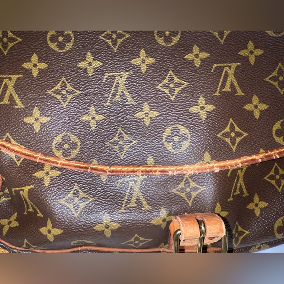 Louis Vuitton Monogram Saumur 35 - Picture 9 of 16